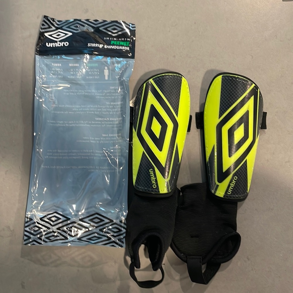 Umbro Shinguards peewee size